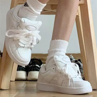 Spring New Style White Retro Bread Shoe Women Chic Design Casual Hong Kong Style Sports Shoes High Aesthetic Flat Heel round Toe