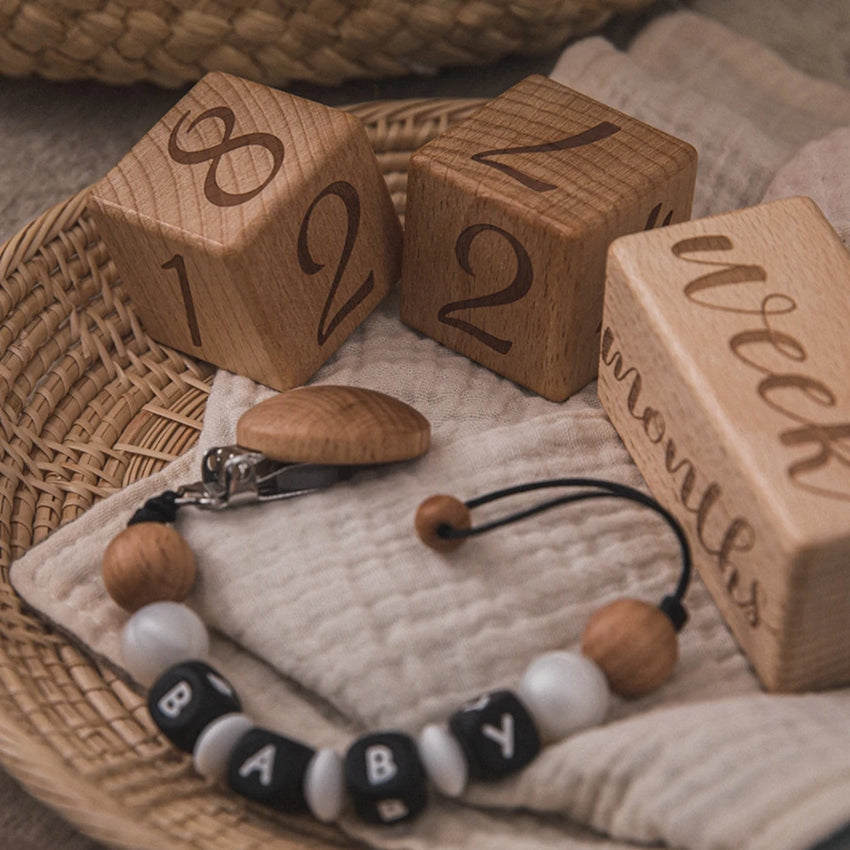 3pc/set Raw Wood Baby Month Milestone Card Beech Block Square Engraved Newborn Month Birthday Milestones Block Photography Props