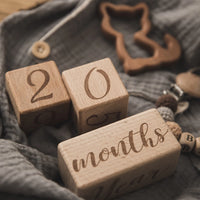 3pc/set Raw Wood Baby Month Milestone Card Beech Block Square Engraved Newborn Month Birthday Milestones Block Photography Props